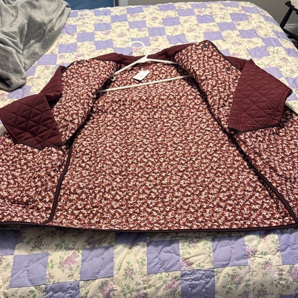 Lands' End Women's Quilted Maroon Puffer Jacket - Picture 2 of 3